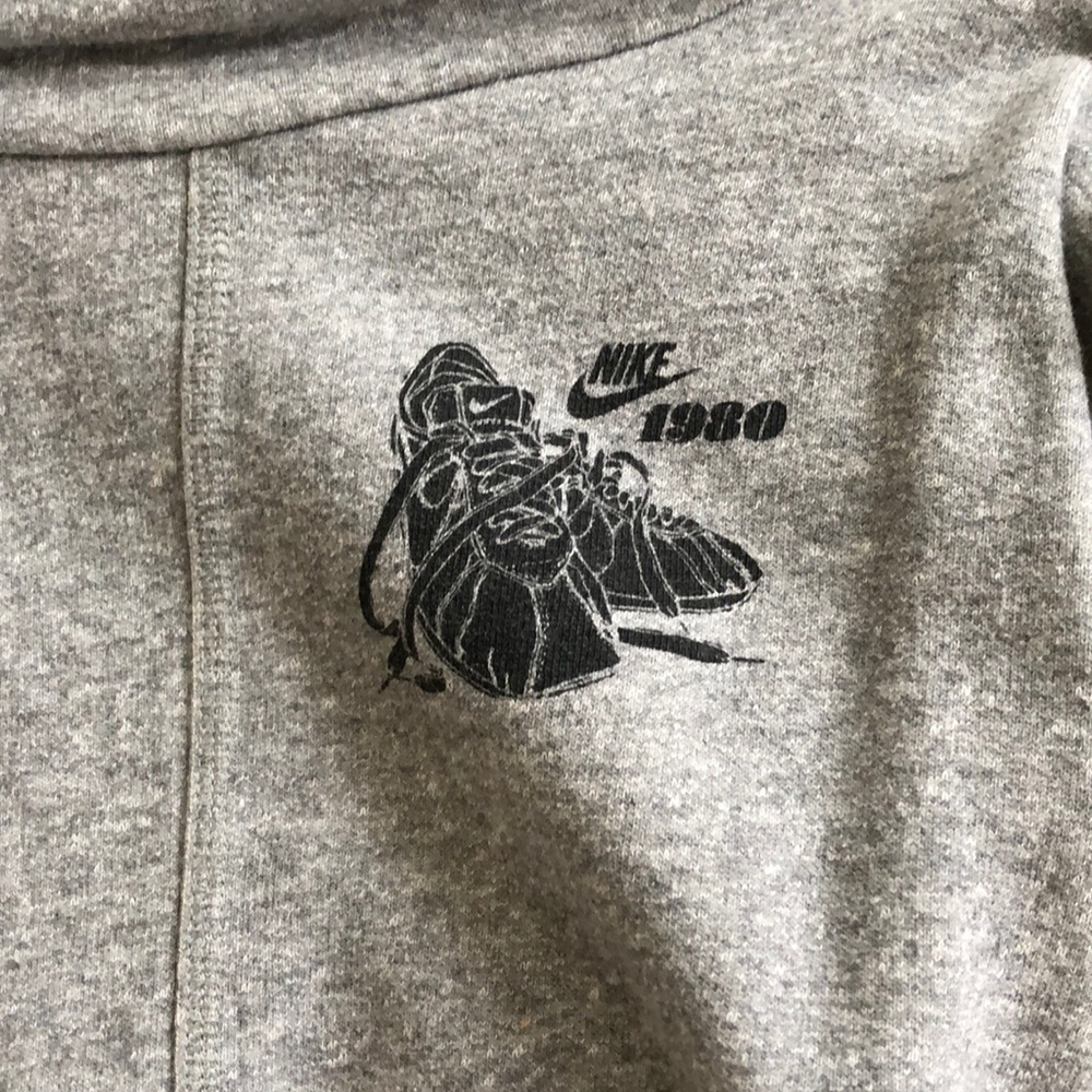 Nike Track & Field sweatshirt - Picture 2 of 3